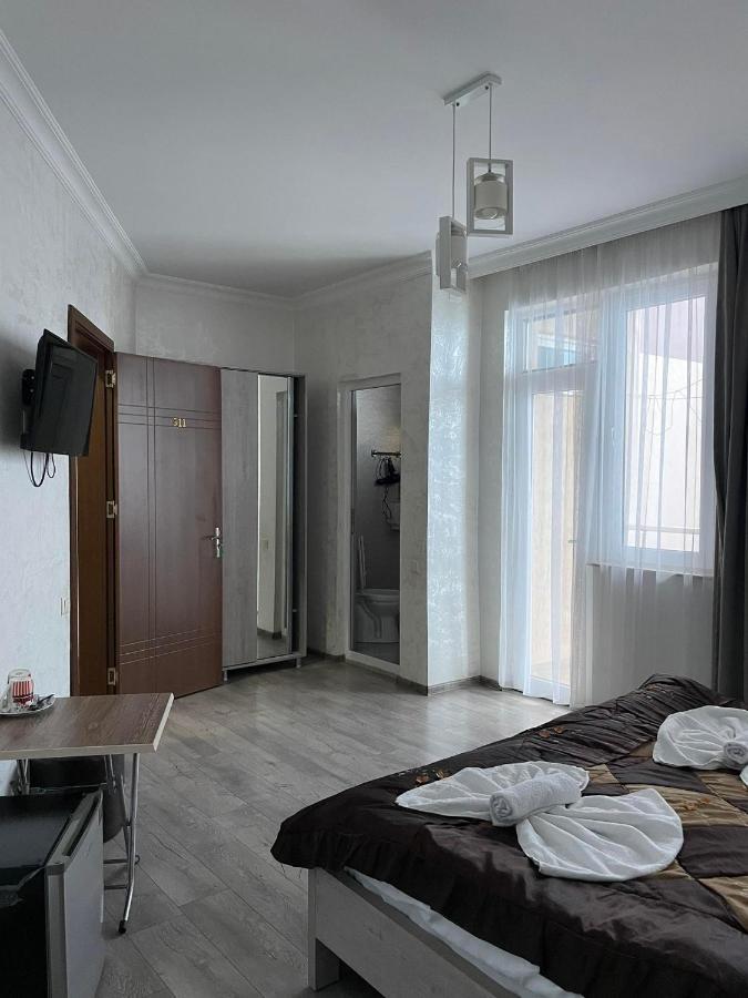 Nana'S Hotel Tchaikovsky Street 34 Batumi Kültér fotó